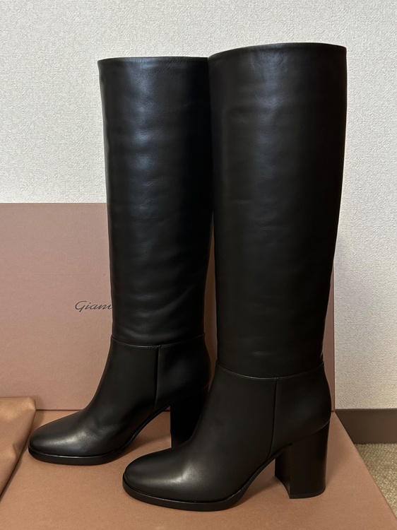 Gianvito Rossi SANTIAGO（古着・ファッション）の商品画像 - 査定依頼日：2026年6月10日 - 最高査定価格：5,000円