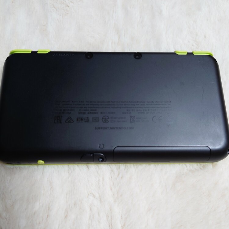 2DSLL（ゲーム機本体・ゲームソフト）の商品画像 - 査定依頼日：2025年12月8日 - 最高査定価格：13,500円