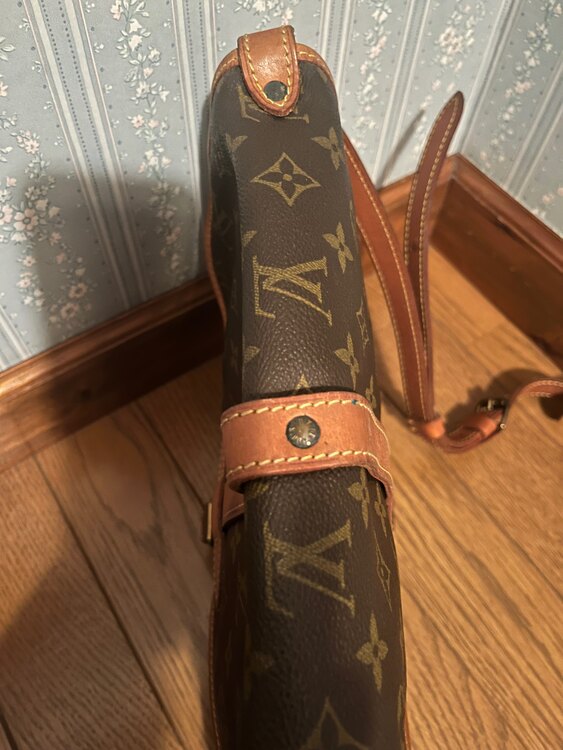 ソミュール 一番小さいタイプ（ブランドバッグ）の商品画像 - 査定依頼日：2025年1月12日 - 最高査定価格：10,000円