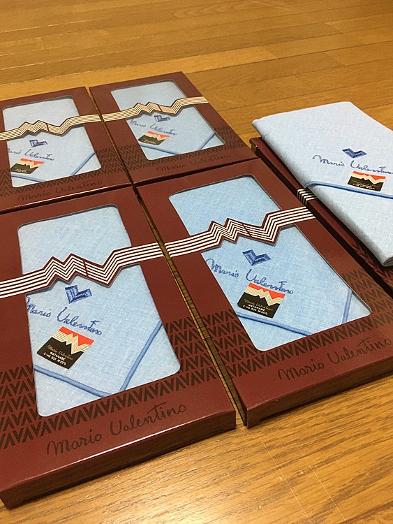 MARIO VALENTINO （マリオバレンチノ）メンズハンカチ　5枚セット（ブランド財布・小物）の商品画像 - 査定依頼日：2020年5月12日