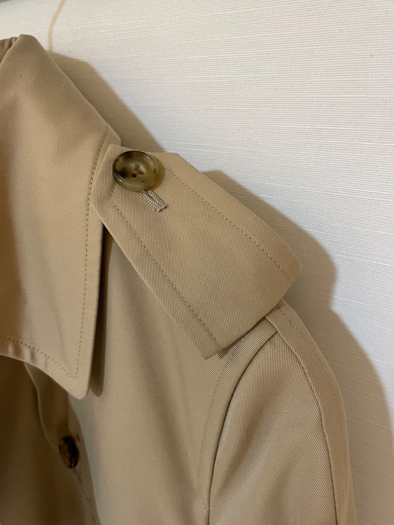 ユナイテッドアローズ　ダブルブレストトレンチコート品番1525-216-0964（古着・ファッション）の商品画像 - 査定依頼日：2025年11月10日 - 最高査定価格：500円