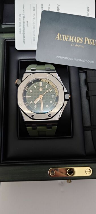 Ref. 15720ST.OO.A052CA.01（高級時計）の商品画像 - 査定依頼日：2025年11月20日 - 最高査定価格：3,850,000円