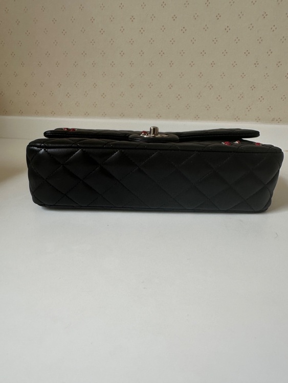 シャネル マトラッセ てんとう虫（ブランドバッグ）の商品画像 - 査定依頼日：2025年6月12日 - 最高査定価格：720,000円