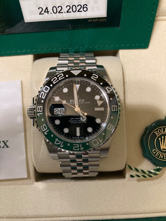 GMTマスター2（高級時計）の商品画像 - 査定依頼日：2026年2月26日 - 最高査定価格：2,940,000円