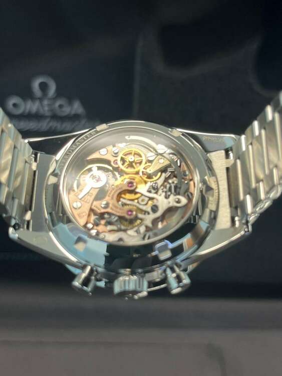 オメガ スピードマスター 311.30.40.30.01.001（高級時計）の商品画像 - 査定依頼日：2025年5月7日 - 最高査定価格：2,150,000円