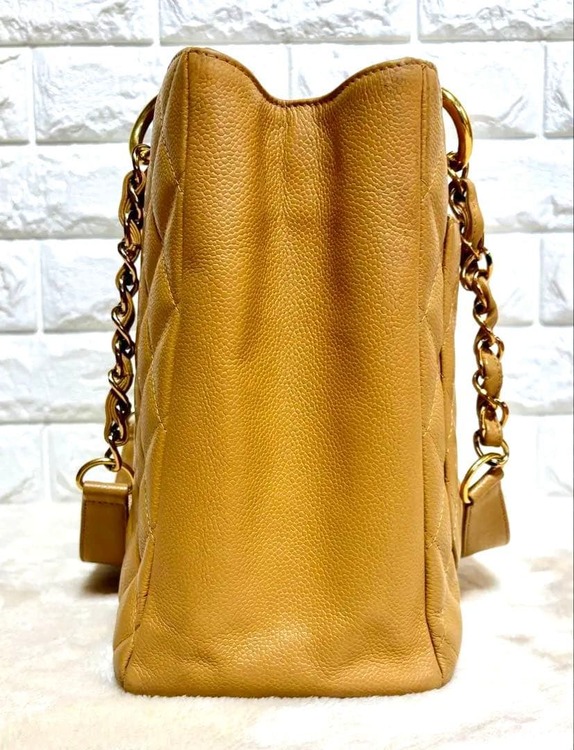CHANEL GST マトラッセ キャビアスキン トート ベージュ（ブランドバッグ）の商品画像 - 査定依頼日：2026年8月11日 - 最高査定価格：730,000円