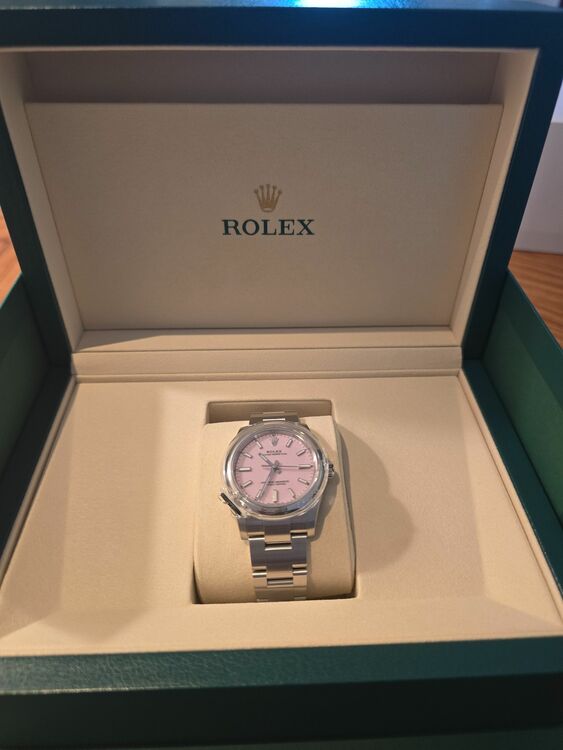 オイパペ 34ミリ キャンディピンク 新品（高級時計）の商品画像 - 査定依頼日：2025年9月4日 - 最高査定価格：1,300,000円