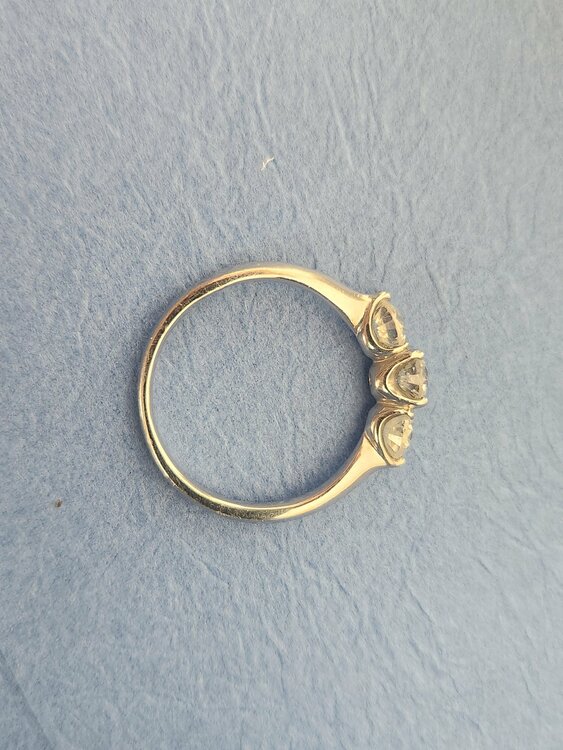 3石指輪（宝石）の商品画像 - 査定依頼日：2025年12月8日 - 最高査定価格：50,000円