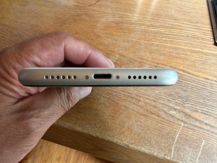 iPhone11（スマホ）の商品画像 - 査定依頼日：2026年6月17日 - 最高査定価格：17,000円