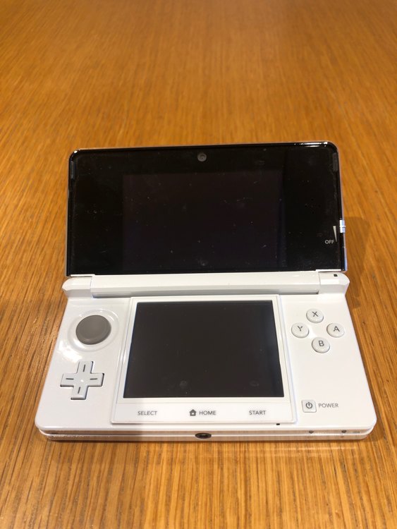 ニンテンドー3DS（ゲーム機本体・ゲームソフト）の商品画像 - 査定依頼日：2022年11月9日 - 最高査定価格：2,500円