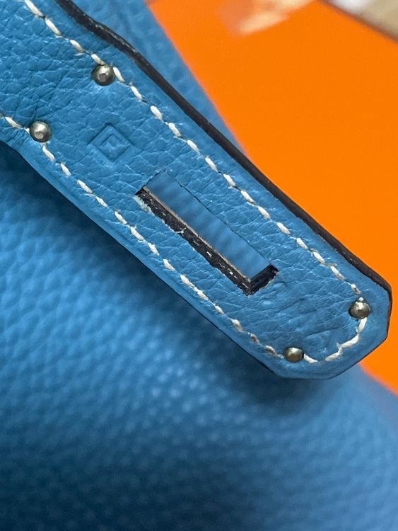 ⬜︎F刻印（ブランドバッグ）の商品画像 - 査定依頼日：2025年6月6日 - 最高査定価格：900,000円