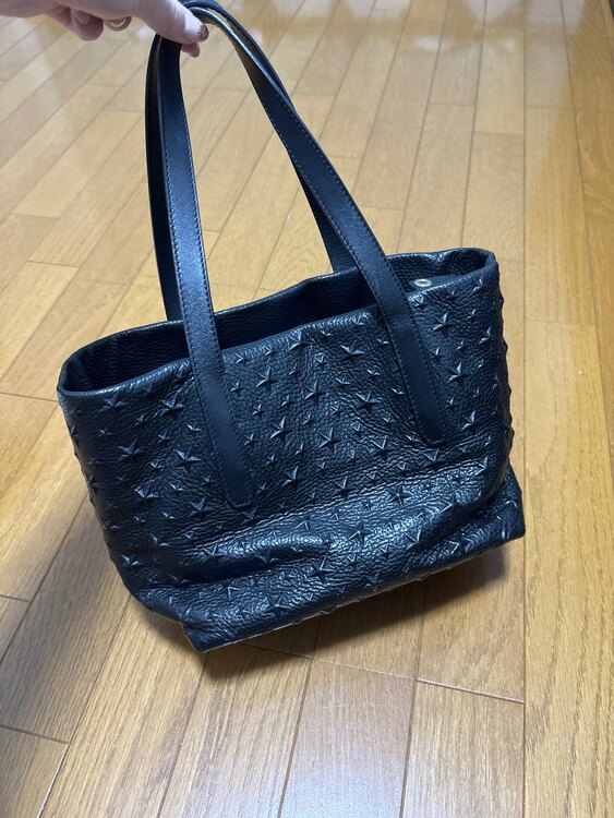 ジミーチュウ  （ブランドバッグ）の商品画像 - 査定依頼日：2025年3月23日 - 最高査定価格：25,000円