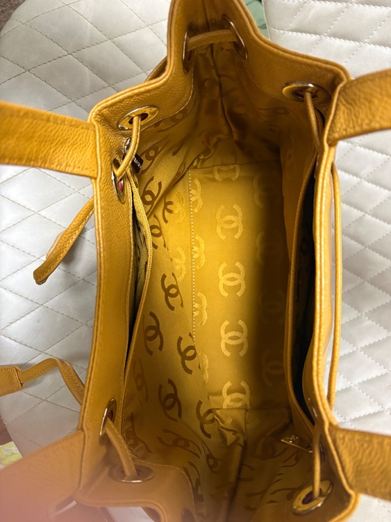 キャビアスキン　トートバック（ブランドバッグ）の商品画像 - 査定依頼日：2025年11月27日 - 最高査定価格：80,000円