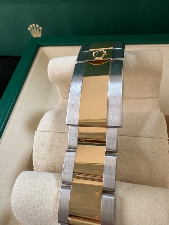 ロレゾール ホワイト文字盤（高級時計）の商品画像 - 査定依頼日：2026年3月30日 - 最高査定価格：4,200,000円