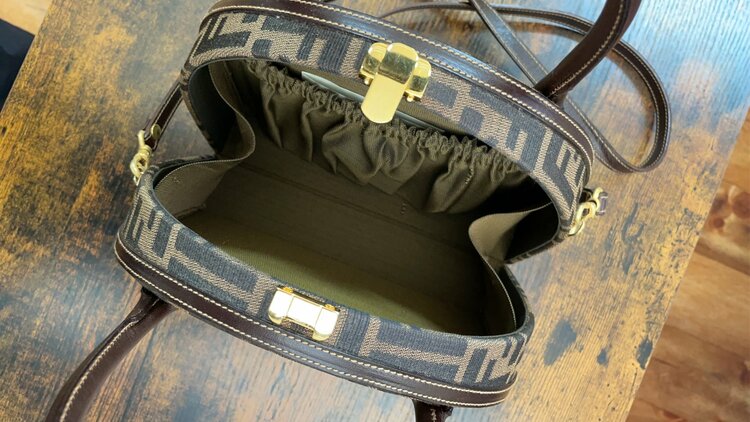 フェンディ  （ブランドバッグ）の商品画像 - 査定依頼日：2026年1月20日 - 最高査定価格：40,000円