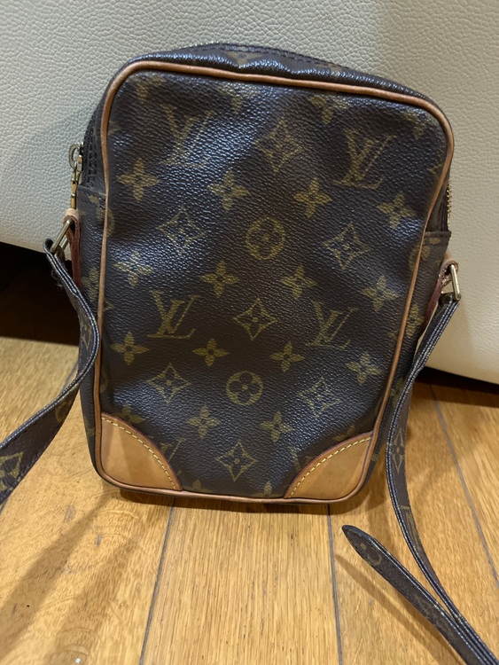 ダヌーヴ（ブランドバッグ）の商品画像 - 査定依頼日：2025年10月16日 - 最高査定価格：20,000円