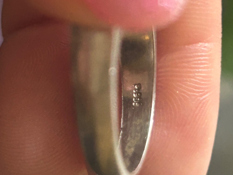 ダイヤ入り指輪（金・貴金属）の商品画像 - 査定依頼日：2025年9月28日 - 最高査定価格：150,000円