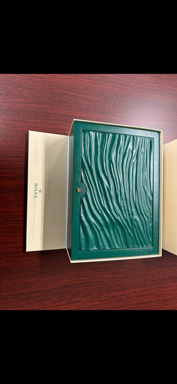 ロレックス デイデイト 228349RBr（高級時計）の商品画像 - 査定依頼日：2025年2月18日 - 最高査定価格：8,000,000円