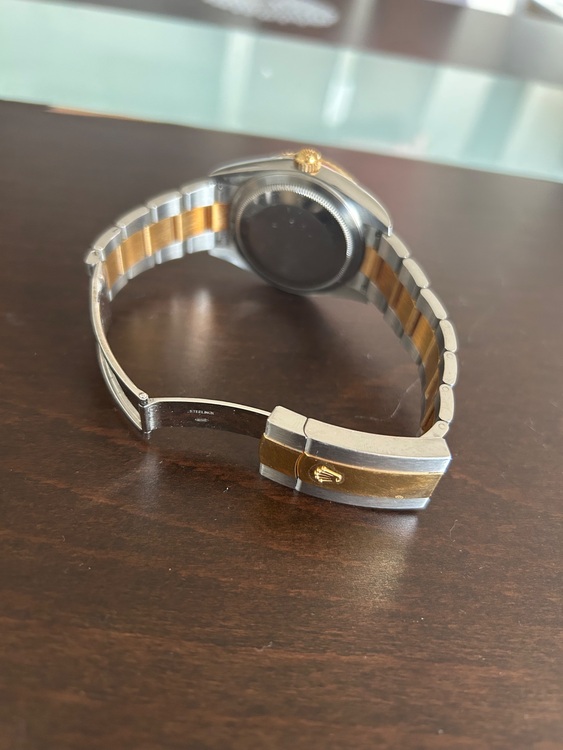 ロレックス スカイドゥエラー 32693（高級時計）の商品画像 - 査定依頼日：2025年11月25日 - 最高査定価格：2,750,000円