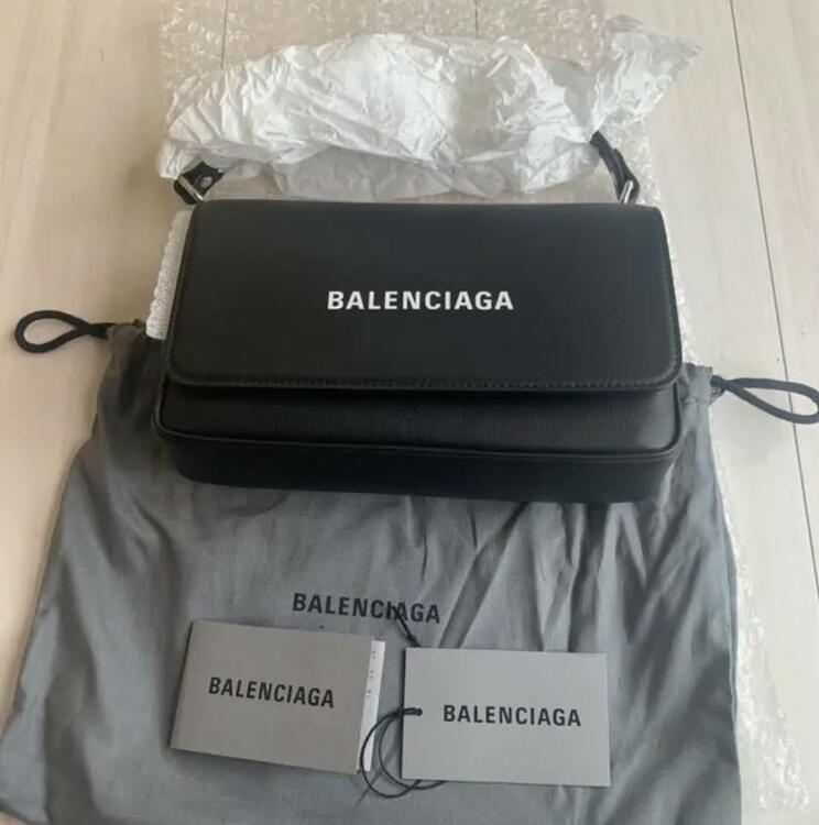 537387 エブリデイ チェーンショルダーバッグ（ブランドバッグ）の商品画像 - 査定依頼日：2026年1月13日 - 最高査定価格：70,000円