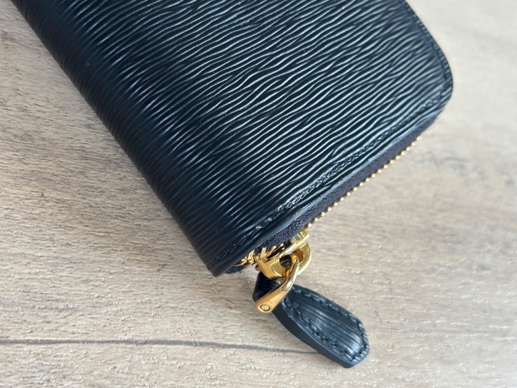 プラダ  （ブランドバッグ）の商品画像 - 査定依頼日：2026年1月22日 - 最高査定価格：100,000円