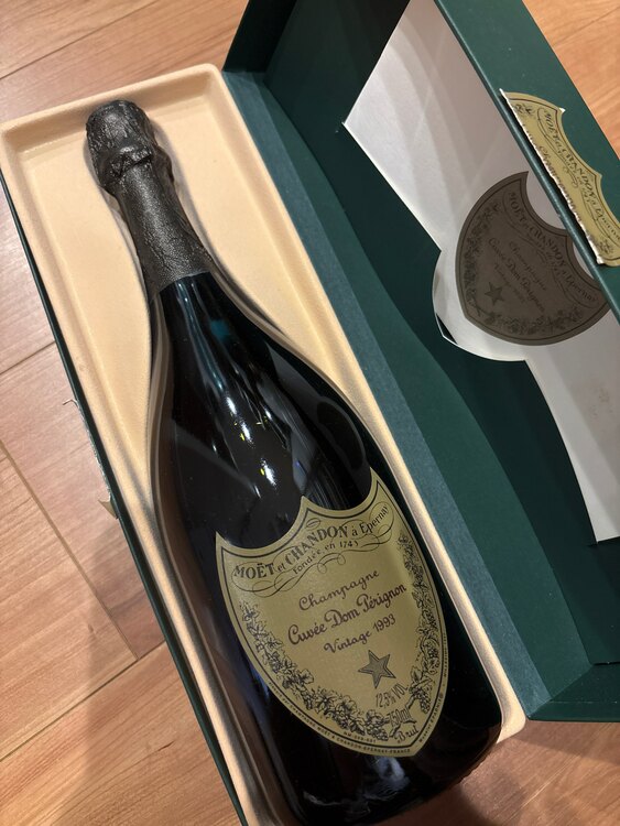 シャンパン ドン・ペリニヨン （お酒）の商品画像 - 査定依頼日：2025年1月25日 - 最高査定価格：24,000円