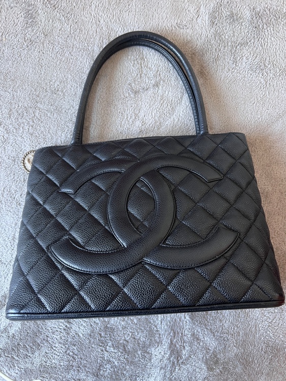 復刻トート（ブランドバッグ）の商品画像 - 査定依頼日：2026年3月7日 - 最高査定価格：160,000円