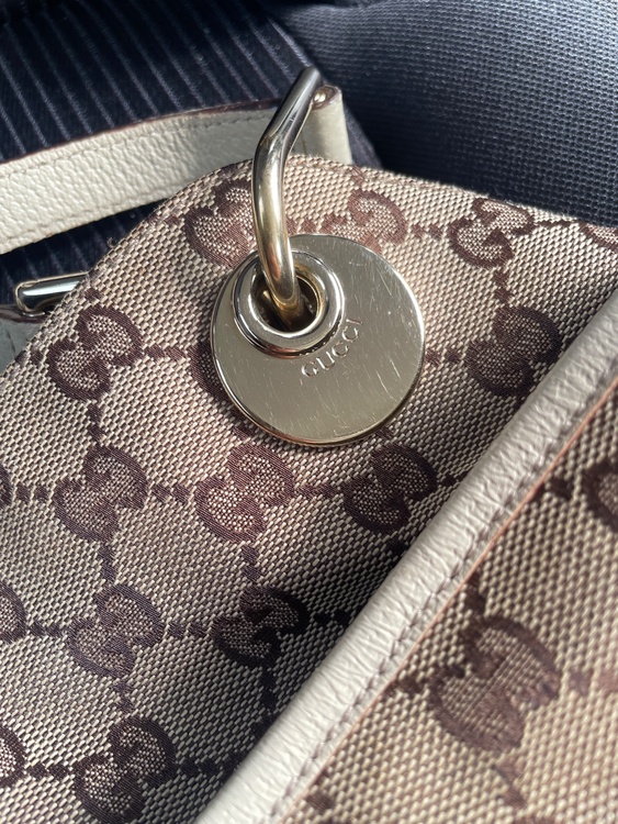 GUCCI エクリプス GG柄（ブランドバッグ）の商品画像 - 査定依頼日：2026年4月21日 - 最高査定価格：30,000円