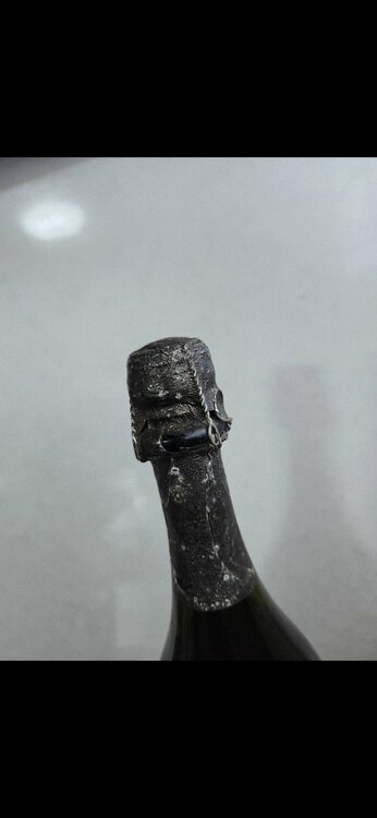 シャンパン ドン・ペリニヨン （お酒）の商品画像 - 査定依頼日：2026年3月17日 - 最高査定価格：30,000円