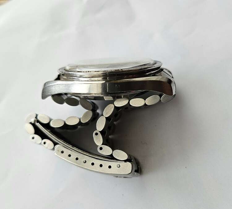 オメガ スピードマスター （高級時計）の商品画像 - 査定依頼日：2024年12月21日 - 最高査定価格：550,000円