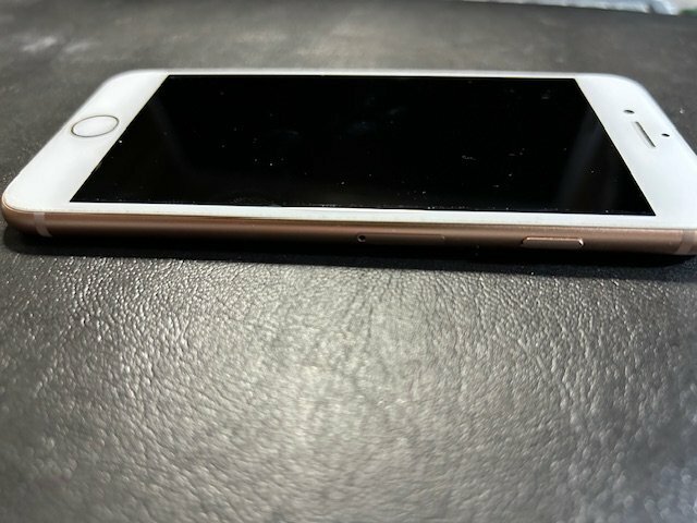 iPhone8 64GB docomo（スマホ）の商品画像 - 査定依頼日：2026年4月15日 - 最高査定価格：7,000円