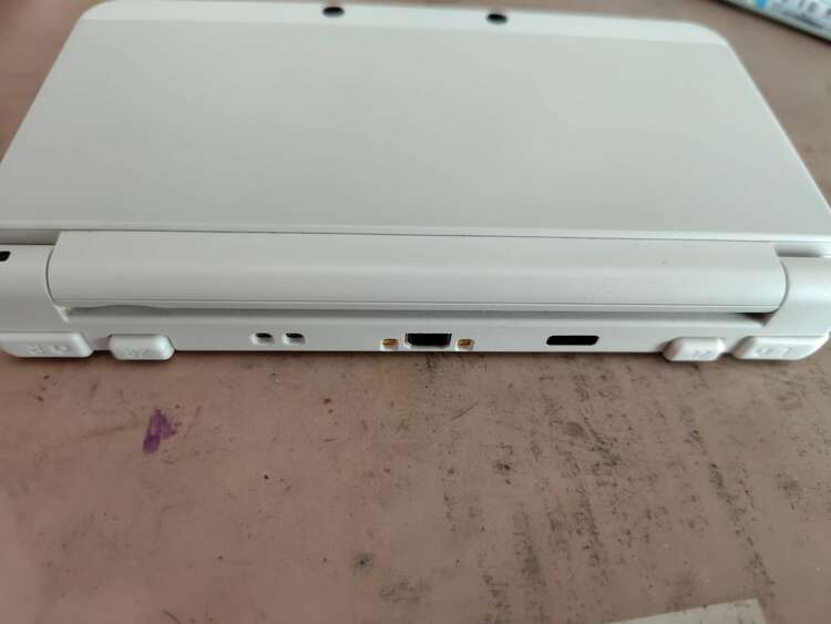 new任天堂3DS（ゲーム機本体・ゲームソフト）の商品画像 - 査定依頼日：2025年2月6日 - 最高査定価格：14,000円