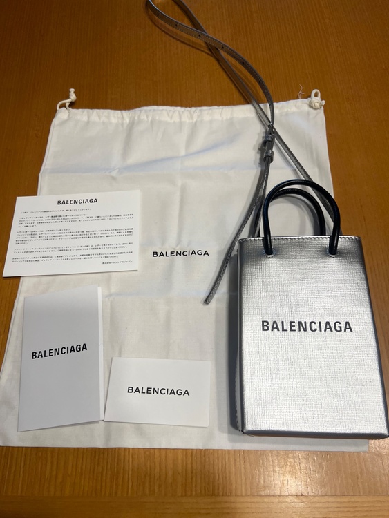バレンシアガ フォンバッグ（ブランドバッグ）の商品画像 - 査定依頼日：2026年1月28日 - 最高査定価格：50,000円