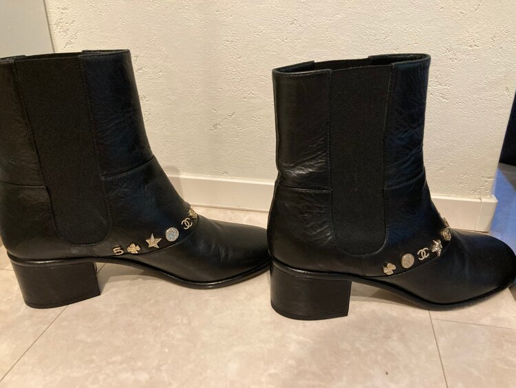 ブーツ（古着・ファッション）の商品画像 - 査定依頼日：2024年12月2日 - 最高査定価格：40,000円