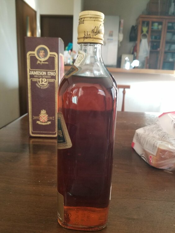 ウイスキー ジョニーウォーカー （お酒）の商品画像 - 査定依頼日：2026年1月25日 - 最高査定価格：3,000円