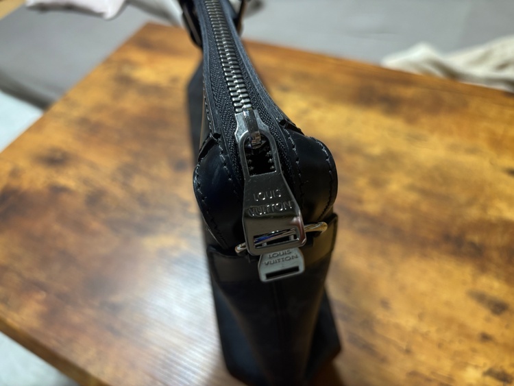 LOUIS VUITTON モノグラム M40566 プローラー ハンドバッグ（ブランドバッグ）の商品画像 - 査定依頼日：2026年7月31日 - 最高査定価格：150,000円
