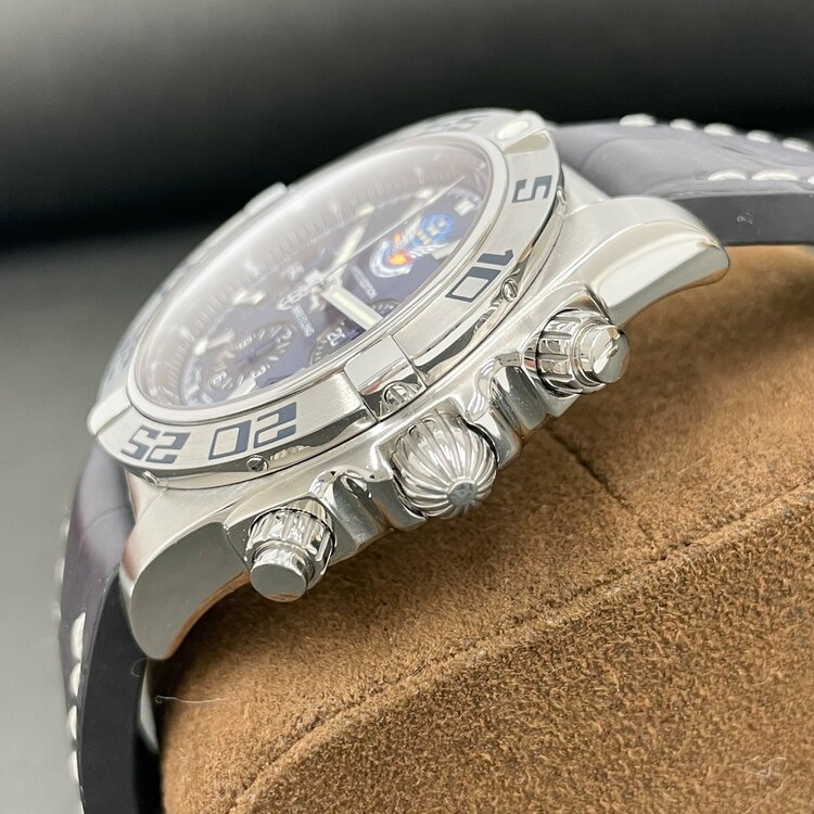 クロノマット44　ブルーインパルス　400本限定（高級時計）の商品画像 - 査定依頼日：2026年10月5日 - 最高査定価格：450,000円