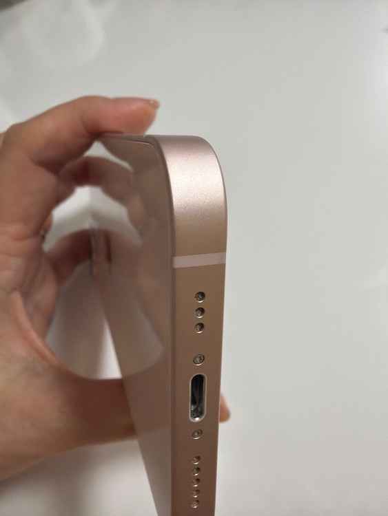 iPhone iPhone 13 256GB SIMフリー（スマホ）の商品画像 - 査定依頼日：2026年8月29日 - 最高査定価格：37,000円