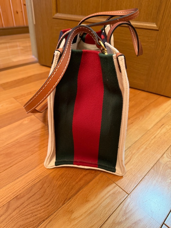 2WAY トートバッグ　白/ネイビー/レッド　キャンバス/レザー（ブランドバッグ）の商品画像 - 査定依頼日：2026年4月19日 - 最高査定価格：95,000円