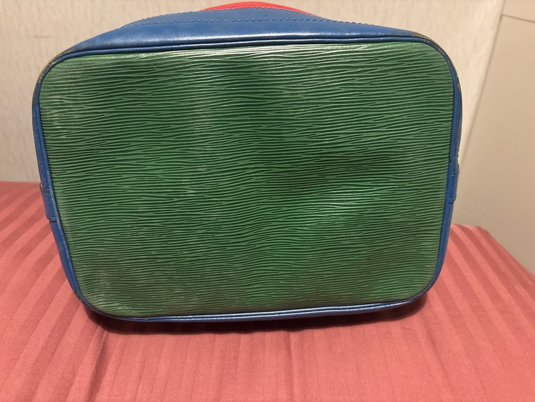 エピ ノエ トリコロール ハンドバッグ ショルダーバッグ レッド×グリーン×ブル（ブランドバッグ）の商品画像 - 査定依頼日：2025年12月18日 - 最高査定価格：40,000円