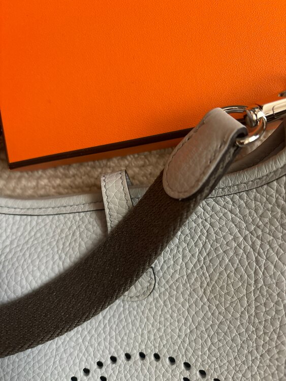 ペールパールTPM（ブランドバッグ）の商品画像 - 査定依頼日：2025年4月29日 - 最高査定価格：350,000円