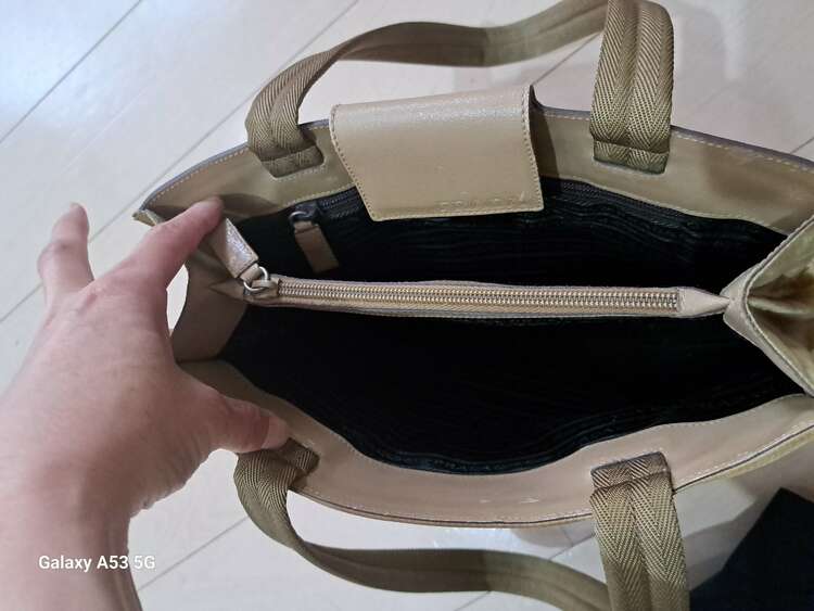 プラダ  （ブランドバッグ）の商品画像 - 査定依頼日：2025年5月5日 - 最高査定価格：10,000円