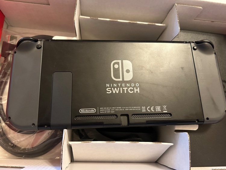 Switch（ゲーム機本体・ゲームソフト）の商品画像 - 査定依頼日：2026年4月13日 - 最高査定価格：12,500円