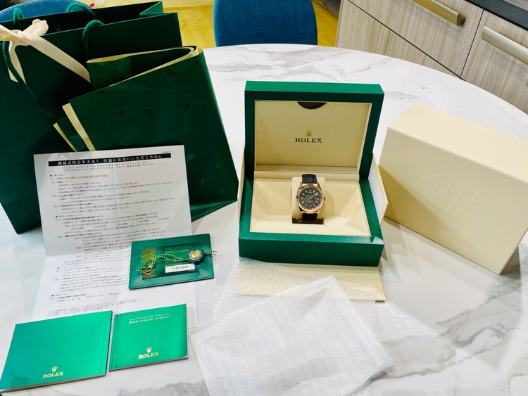 ロレックス スカイドゥエラー 336235（高級時計）の商品画像 - 査定依頼日：2025年6月23日 - 最高査定価格：6,200,000円