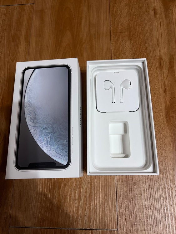 iPhoneXR 128GB docomo（スマホ）の商品画像 - 査定依頼日：2026年1月10日 - 最高査定価格：14,000円