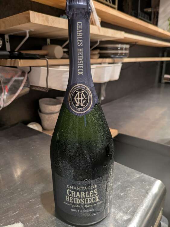 シャンパン シャンパン(その他) （お酒）の商品画像 - 査定依頼日：2025年5月21日 - 最高査定価格：5,000円