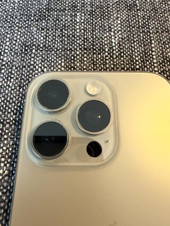 iPhone iPhone 16 Pro 128GB SIMフリー（スマホ）の商品画像 - 査定依頼日：2026年9月23日 - 最高査定価格：114,500円
