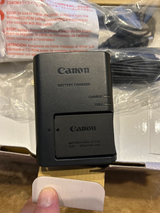 EOS kiss X7 ダブルズームキット（カメラ）の商品画像 - 査定依頼日：2026年1月13日 - 最高査定価格：30,000円