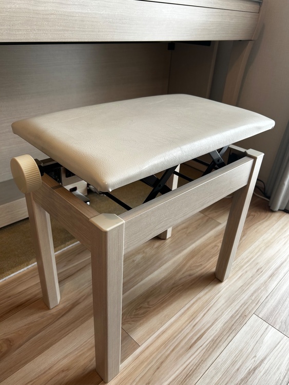 CLP-745（ピアノ・楽器・PA機材）の商品画像 - 査定依頼日：2026年2月22日 - 最高査定価格：5,000円