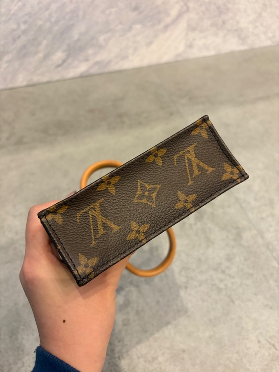 プティットサックプラ（ブランドバッグ）の商品画像 - 査定依頼日：2025年11月11日 - 最高査定価格：143,000円